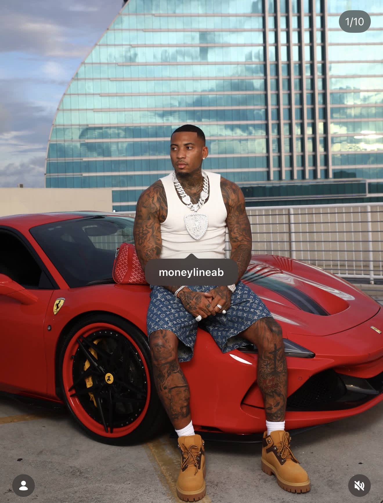 Antonio Moneyline AB Bibbs on his Ferrari